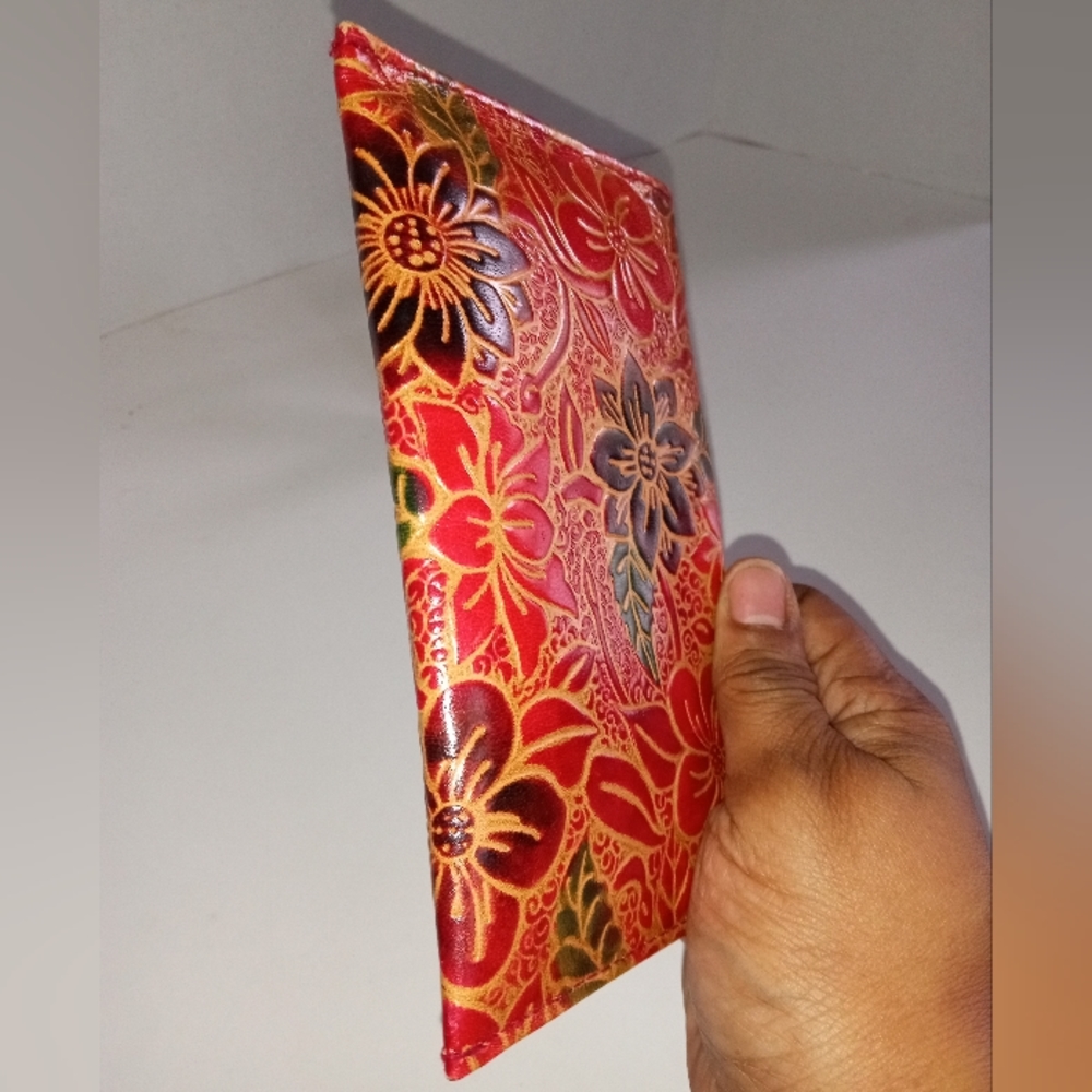 Lightweight Leather Wallet - Picture 4 of 13